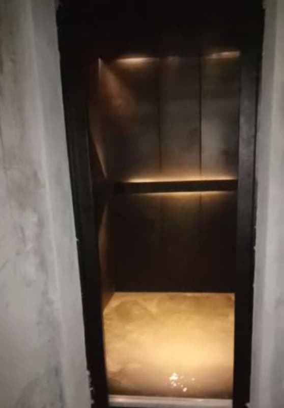 Cabin with cove lighting